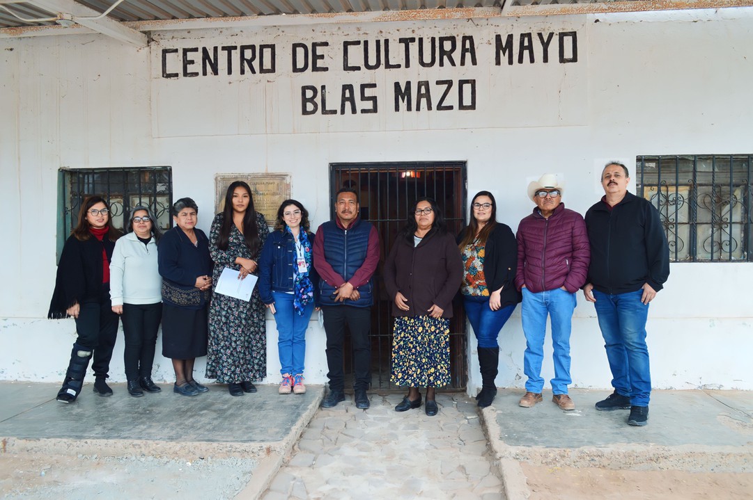 7 Colaboradores del Centro de Cultura Mayo Blas Mazo.jpg Colaboradores del Centro de Cultura Mayo “Blas Mazo” recibieron capacitación de la SICT para conocer las bondades del programa Aldeas Inteligentes. Bienestar Sostenible.