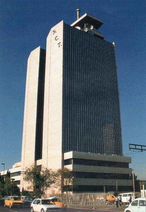 Emblemática torre de Comunicaciones construida en terrenos del Centro SCOP. SICT.