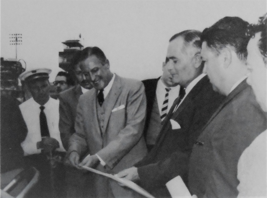 2 El Ing Walter Cross Buchanan.jpg