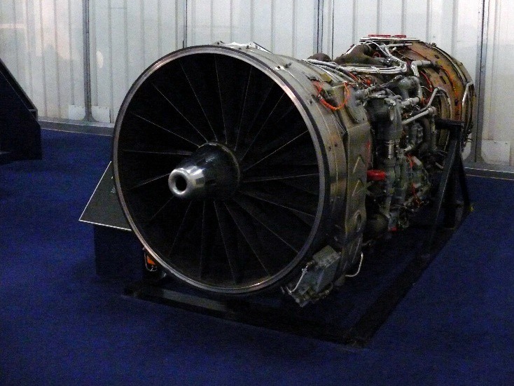 3 Potente motor Rolls-Royce.jpg Potente motor Rolls-Royce / SNECMA Olympus. Impulsaba al Concorde hasta alcanzar el doble de la velocidad del sonido. ttps://upload.wikimedia.org/wikipedia/commons/6/6c/Museum_of_Flight_Rolls_Royce_Olympus_prototype.jpg