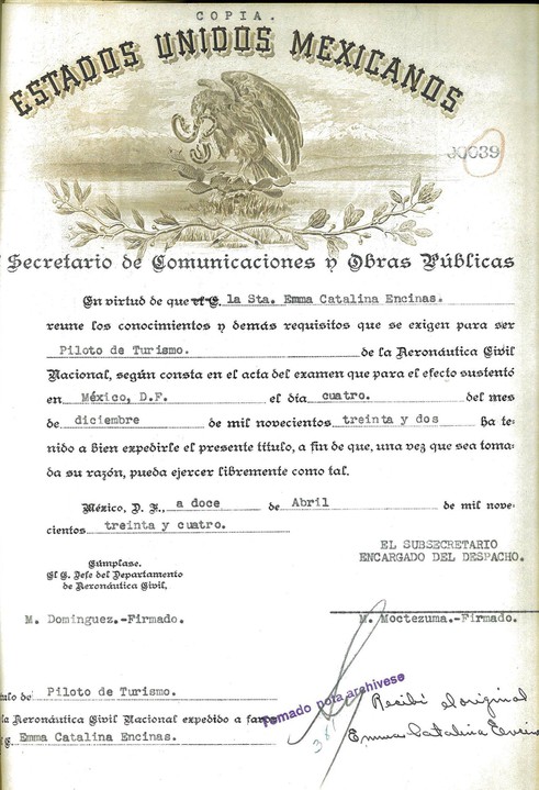 catalina1.jpg Título de Piloto Aviador de Turismo, otorgado a Emma Cataliana por el secretario de Comunicaciones y Obras Públicas Miguel M. Acosta, 1934. SCT.