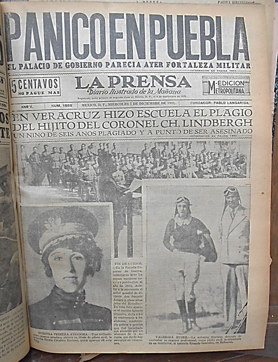 La_Prensa_y_Emma buena.jpg Portada de La Prensa del 7 de diciembre de 1932, que testimonia la obtención del título de piloto aviador de Emma Catalina Encinas.