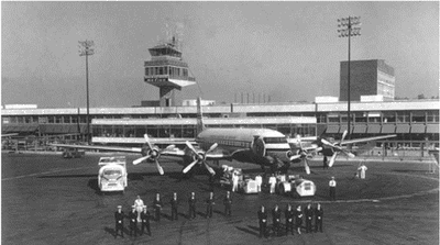 Bajo un programa práctico de modernización de su sistema de aviación, México logró notables éxitos a mediados del siglo XX.
