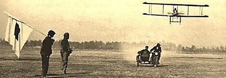 Prácticas de instrucción con los alumnos de la Escuela Militar de Aviación en el Aeródromo de Balbuena.jpg