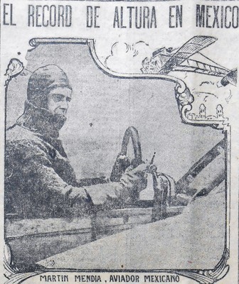 El piloto Mendía en su preparación para romper el récord de altura. El Imparcial 1912.
