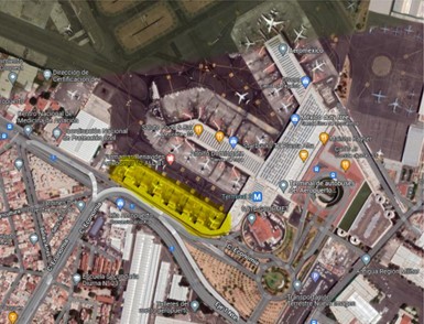 “Dedo L” (en amarillo), extensión de la Terminal 2 del AICM. Google maps 2022. https://www.google.com/maps/place/Aeropuerto+Internacional+de+la+Ciudad+de+M%C3%A9xico/@19.4214851,-99.0804104,990m/data=!3m1!1e3!4m5!3m4!1s0x85d1fc77bd93229f:0x2d07ef561bad244!8m2!3d19.4360762!4d-99.0719083