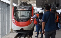 El tiempo regresa entre las vías del tren