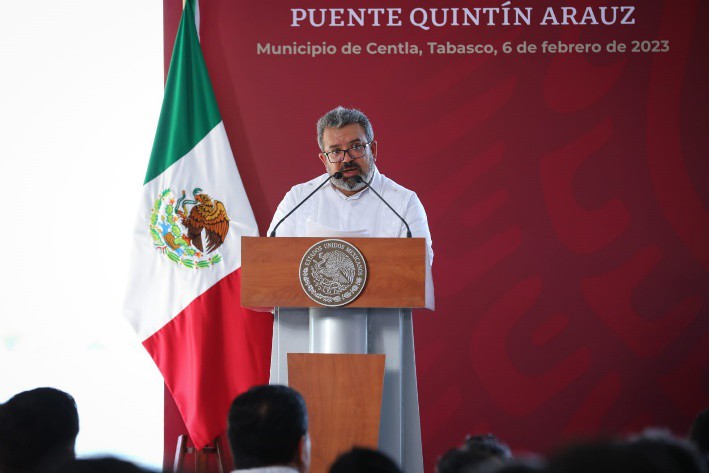 Lic Jorge Nuño en su discurso ofrecido.jpg Lic. Jorge Nuño en su discurso ofrecido durante la inauguración del puente Quintín Arauz en el municipio de Centla, Tabasco. SICT.