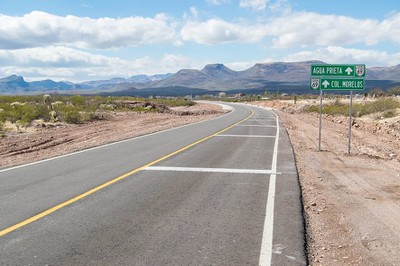 Este nuevo camino detonará la economía de la zona a través del turismo, permitirá el desarrollo social y comercial, y mejorará la conectividad con la región fronteriza de los Estados Unidos.