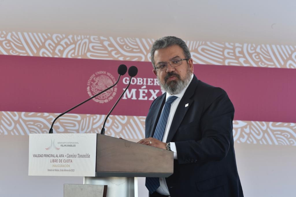 El secretario de Infraestructura, Comunicaciones y Transportes, Lic. Jorge Nuño Lara, al tomar la palabra durante la inauguración de la nueva vialidad al AIFA. SICT.