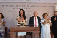 1 Cancelación del timbre postal alusivo al arte textil mexicano.jpg
