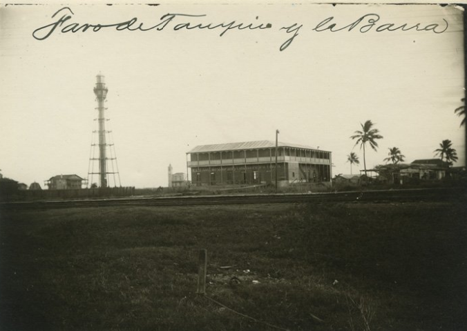 La Barra de Tampico y su faro de estructura piramidal.png La Barra de Tampico y su faro de estructura piramidal. Reproducción autorizada por el INAH.