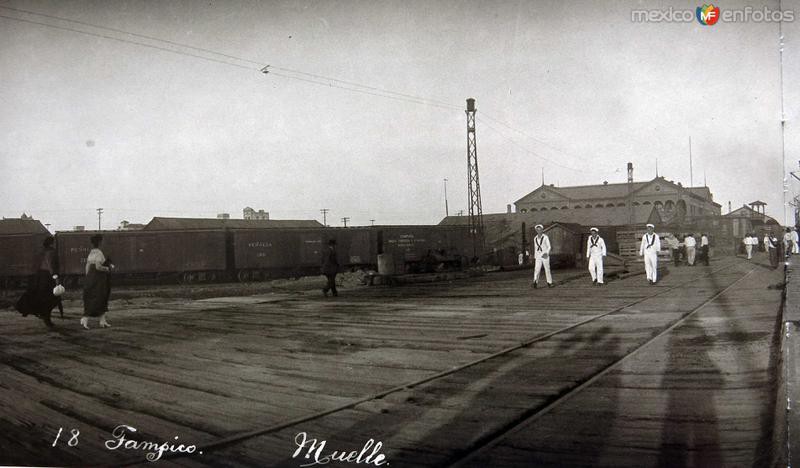 Los muelles de Tampico en 1921. Disponible en: https://www.mexicoenfotos.com/antiguas/tamaulipas/tampico/el-muelle-MX14223930522921