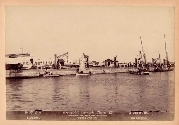 abierto para siempre el puerto de Veracruz.jpg “…abierto para siempre el puerto de Veracruz, para todos y para siempre,” palabras del General Porfirio Díaz al inaugurar las obras de modernización del mejor puerto de México en 1902. Biblioteca de la Universidad Iberoamericana Xavier Clavijero.
