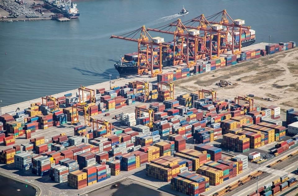 La Terminal Especializada en el Manejo de Contenedores.jpg La Terminal Especializada en el Manejo de Contenedores coloca a Manzanillo en el cuarto lugar en Latinoamérica con mayor movimiento de carga contenerizada. http://www.contecon.mx/web/inic-arms/arribo-msc/
