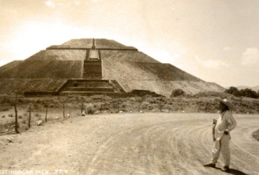 La grandiosidad de Teotihuacan estuvo, a partir de 1964, más unida a México y el mundo por la carretera de cuota México-Teotihuacan.