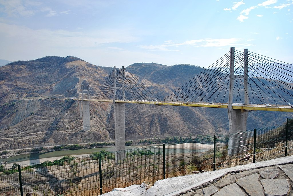 puente Mezcala desde el mirador.jpg Vista del puente Mezcala desde el mirador en: https://upload.wikimedia.org/wikipedia/commons/thumb/6/6f/Puente_Baluarte_03.jpg/1613px-Puente_Baluarte_03.jpg