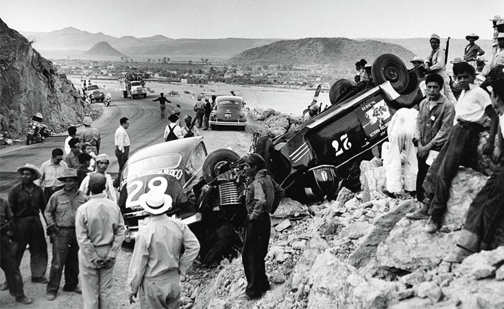 Varios accidentes aparatosos y fatales 27 pilotos muertos.jpg Varios accidentes aparatosos y fatales (27 pilotos muertos) se registraron a lo largo de la Carrera Panamericana en sus cinco primeras ediciones. https://autobild.com.mx/actualidad/accidentes-en-la-carrera-panamericana/10/04/