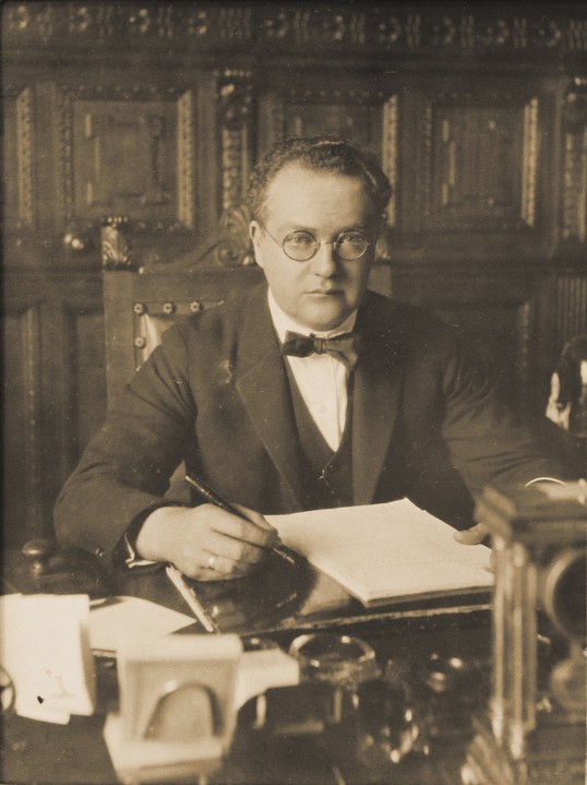 ing Francisco de Jesus Leal.jpg Ing. Francisco de Jesús Díaz Leal, presidente de la Comisión Nacional de Caminos en 1931. Libro: Los Caminos de México. SCOP.
