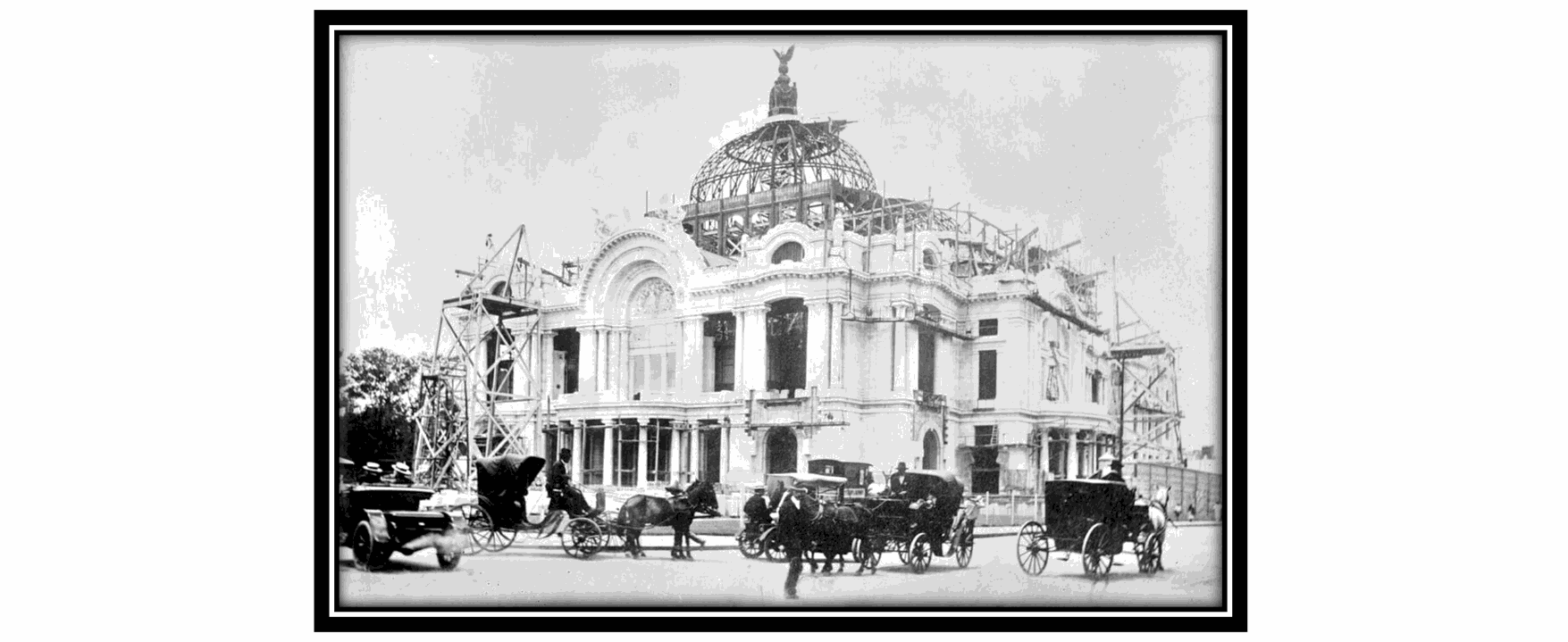 LA OBRA 04.png El Teatro Nacional dio respuesta a las necesidades recreativas y culturales de los ciudadanos de la capital del país. https://www.flickr.com/photos/jesusduarte/10586809105