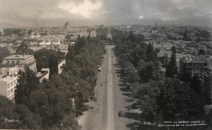 proyecto urbanístico.jpg El proyecto urbanístico del Porfiriato incluyó diversas obras y edificios públicos, así como monumentos y esculturas. Las capitales de los estados, al igual que la Ciudad de México, experimentaron entonces, procesos de transformación que modificaron su espacio y fisonomía. Foto tomada del libro: La Patria en el Paseo de la Reforma.
