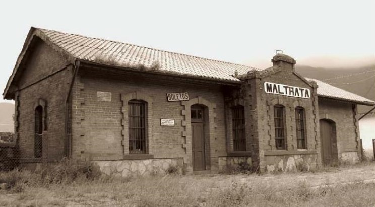 2 Estación de Maltrata.jpg Estación de Maltrata, escenario del diario acontecer del tren “El Jarocho”. https://www.ciisder.mx/images/libros/ciisder_la_vida_en_rieles.pdf