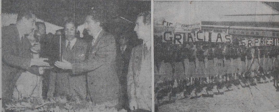 5 El presidente Miguel Alemán recibe una placa.jpg