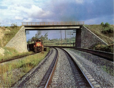 245 kilómetros recorría este ferrocarril eléctrico de doble vía para unir a las ciudades de México y Querétaro.