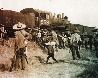 El ferrocarril fue mucho más que un medio de transporte durante la Revolución Mexicana: fue el motor que impulsó luchas, creó los vagones-hospitales y fue el símbolo de modernidad en un movimiento social.