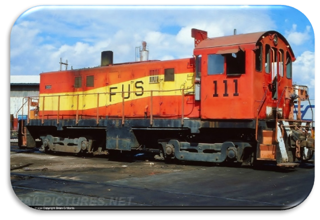 Imagen 5.png Naranja y amarillo fueron los colores que identificaron a las máquinas y vagones de los Ferrocarriles Unidos del Sureste. https://www.railpictures.net/photo/794533/