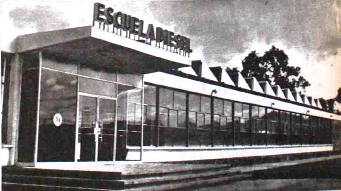 En el estado de San Luis Potosí se construyó la primera Escuela Diesel que atendía todo lo relativo al manejo y operación de las locomotoras Diesel en existencia. https://editorialrestauro.com.mx/ferrocarriles-para-la-modernizacion-talleres-y-maquinas-diesel-en-san-luis-potosi-1950-1960/