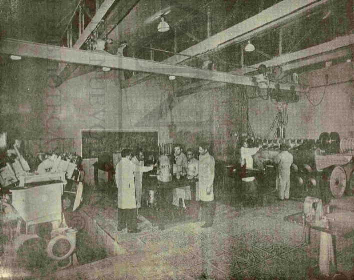 Vista del interior del Taller de Mecánica en la Escuela Diesel.jpg