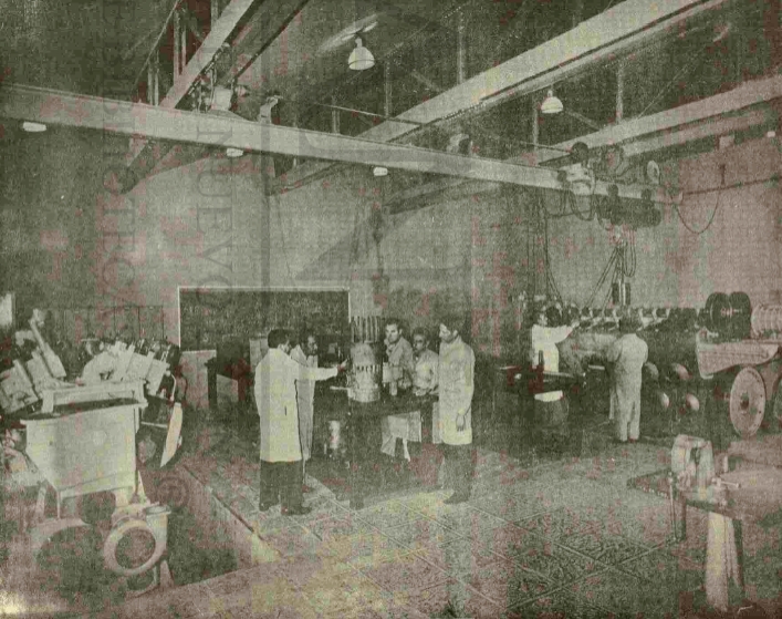 Vista del interior del Taller de Mecánica en la Escuela Diesel.jpg