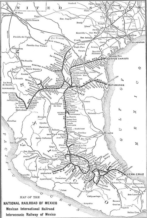 2 En los años finales del siglo XIX.jpg En los años finales del siglo XIX, la SCOP se abocó a construir la infraestructura ferroviaria, caminera y portuaria indispensable para el progreso económico de la nación. Foto recuperada de: Portal Académico UNAM.