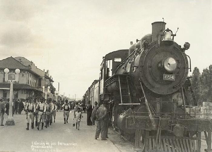 En 1913 técnicos y obreros mexicanos construyeron en Aguascalientes, la primera locomotora mexicana: la N. de M. 40.