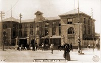 Fachada principal de la Estación Colonia.jpg