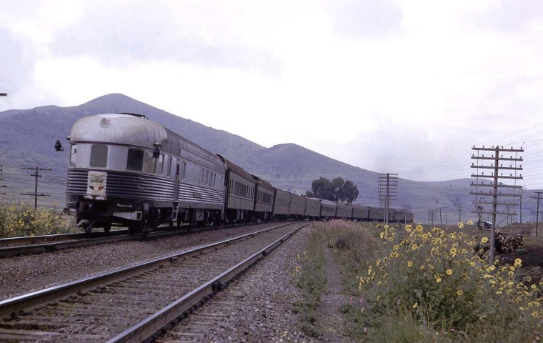 3 l Tapatío tren número 6 con servicio Pullman.jpg