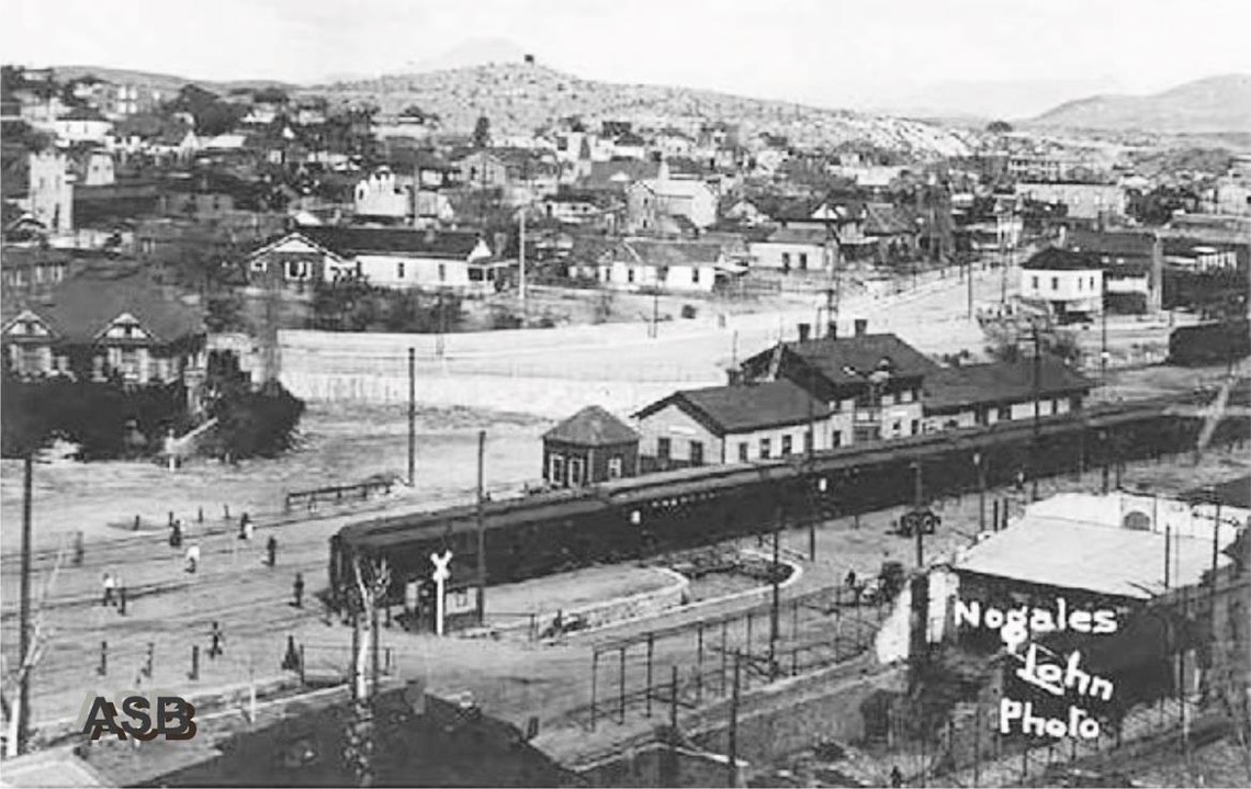 2 Estación del FC de Sonora.jpg Estación del FC de Sonora en la ciudad de Nogales. Foto: A. Suarez Barnett. http://cronicasdecananea.blogspot.com/2016/11/los-ferrocarriles-en-cananea-parte-iii_8.html
