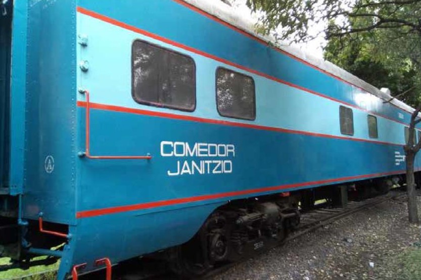 3 El comedor Janitzio.jpg El comedor “Janitzio” después de cumplir sus objetivos fue restaurado en su exterior en el Museo de los Ferrocarriles Mexicanos. Fotografía Bruno Wilson - Archivo de la Subdirección de Conservación y Restauración del MNFM-CNPPCF.