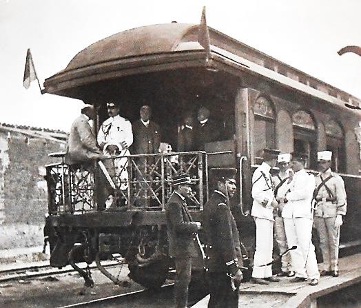 Don Porfirio Díaz a bordo del Tren Amarillo. Reproducción autorizada por el INAH