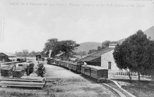 Estacion de tren en la ciudad de Oaxaca.jpg Estación de tren en la ciudad de Oaxaca, inaugurada el 13 de noviembre de 1892. Reproducción autorizada por el INAH.