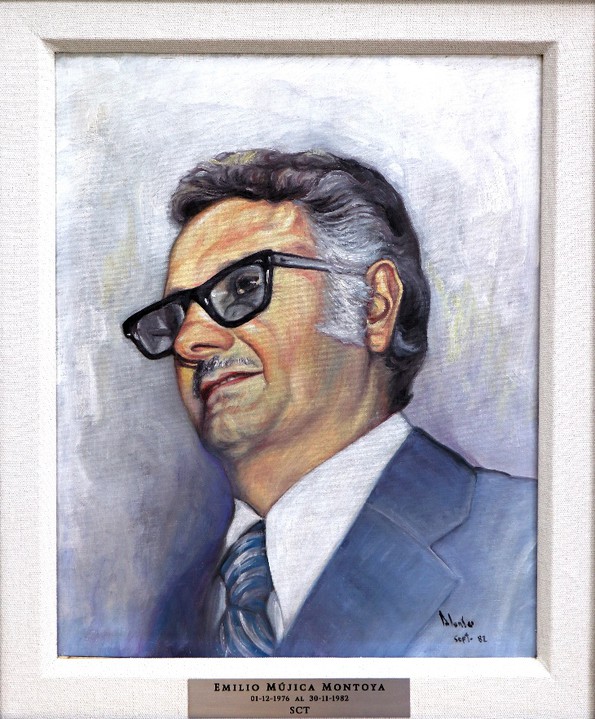 Lic Emilio Mujica.jpg Lic. Emilio Mújica Montoya. Colección SICT.