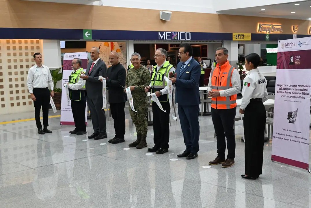 Reapertura simultánea de cuatro áreas del AICM a cargo del almirante Raymundo Pedro Morales Ángeles, secretario de Marina y del Ing. Jesús Antonio Esteva Medina, secretario de Infraestructura, Comunicaciones y Transportes. Dichas áreas incorporan tecnología de última generación. 