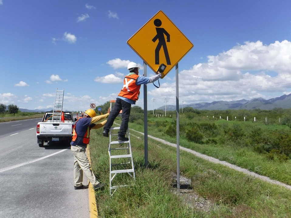 La señalización carretera es de gran importancia para la movilidad de los asistentes al Mundial de Fútbol 2026. https://www.totalmentereflejante.com/importancia-del-mantenimiento-de-las-senales-verticales/