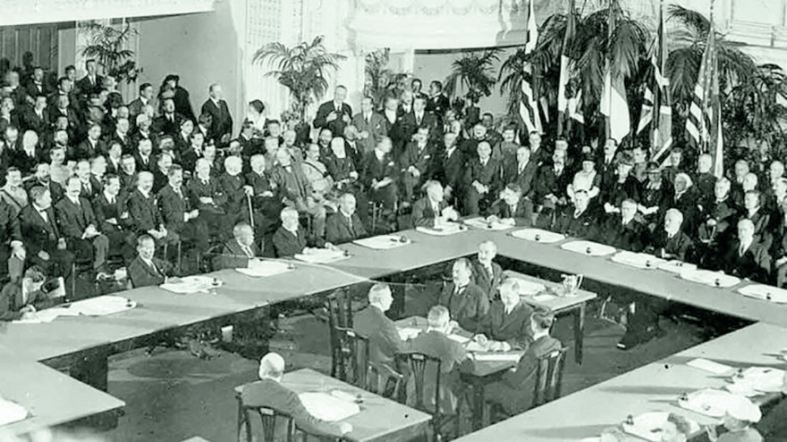 versalles.png Tratado de Versalles (sin crédito)