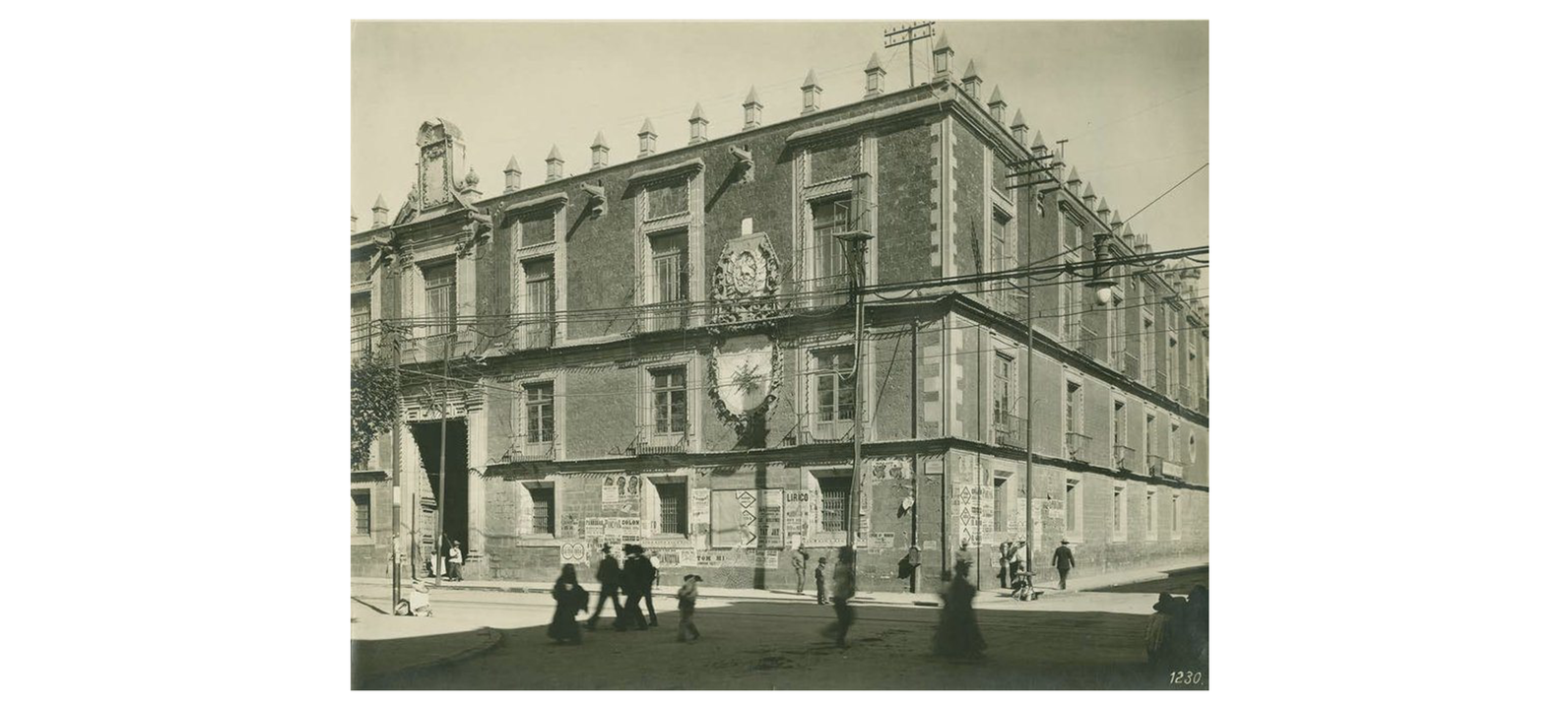 UNA HISTORIA 01.png Inmueble de la ex-aduana de la Ciudad de México, sede de la SCOP entre 1891-1912. Recuperado de: https://web.facebook.com/photo/?fbid=3234220119991374&set=a.739893644166379