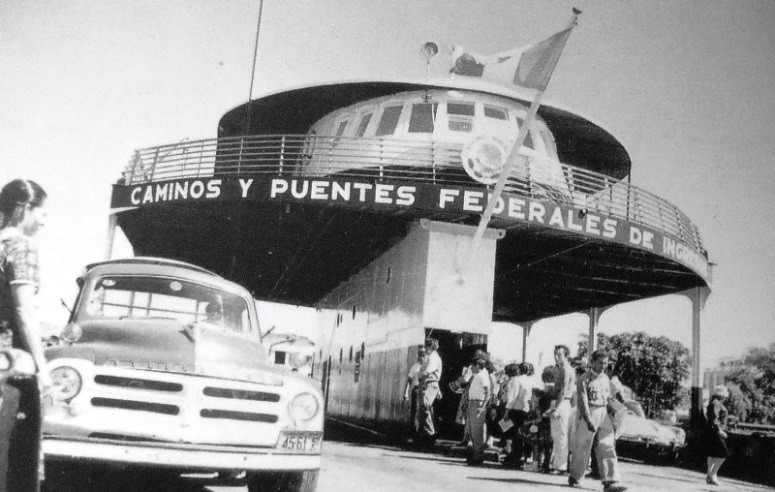 CAPUFE amplió sus tareas al ofrecer servicios marítimos.jpg CAPUFE amplió sus tareas al ofrecer servicios marítimos y fluviales mediante el empleo de transbordadores. Libro: Cien años de Comunicaciones y Transportes en México 1891-1991 (SCT).