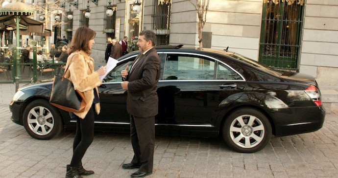 El uso de los taxis por aplicación.jpg El uso de los taxis por aplicación ha contribuido a satisfacer la demanda de este servicio en muchas ciudades del mundo. https://cronicaglobal.elespanol.com/ecoonomia/techdencias/algo-pasa-en-cabify_68893_102.html