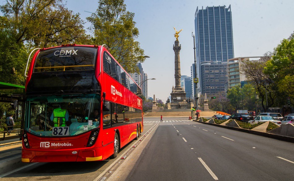Metrobús londinense.jpg Metrobús “londinense” en paseo de la Reforma. https://radioytvmexiquense.mx/index.php/2020/09/24/ponen-en-marcha-primer-metrobus-electrico-de-la-cdmx/