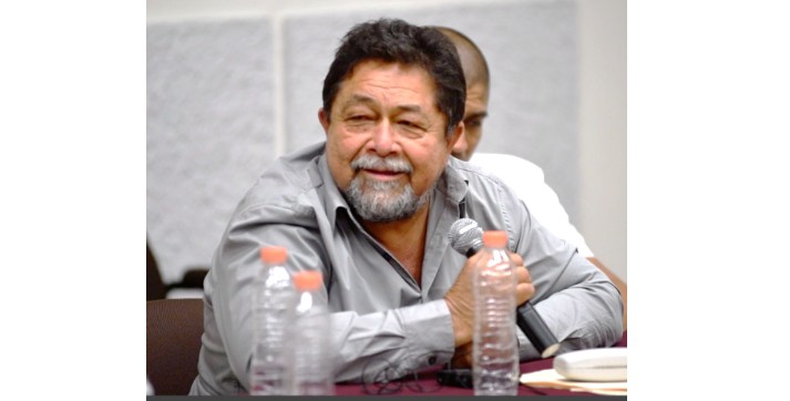 El ingeniero Cruz es Residente de Obra en la carretera Champotón-Ciudad del Carmen.jpg El ingeniero Cruz es Residente de Obra en la carretera Champotón-Ciudad del Carmen, dentro de la Residencia General de Conservación de Carreteras en el Centro SCT Campeche.